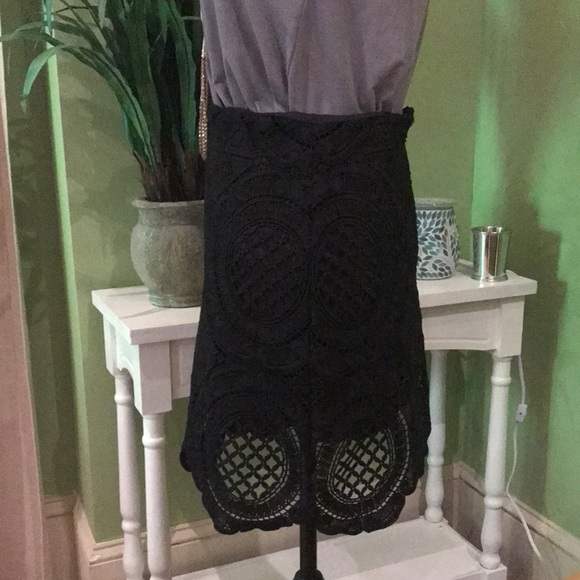 Black lace mini - Picture 4 of 5